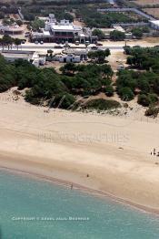 Image du Maroc Professionnelle de  Vue aérienne de la plage d'Asilah, ville du nord du Maroc sur l'océan Atlantique à 40 km au sud de Tanger, Vendredi 9 Août 2002. (Photo / Abdeljalil Bounhar)